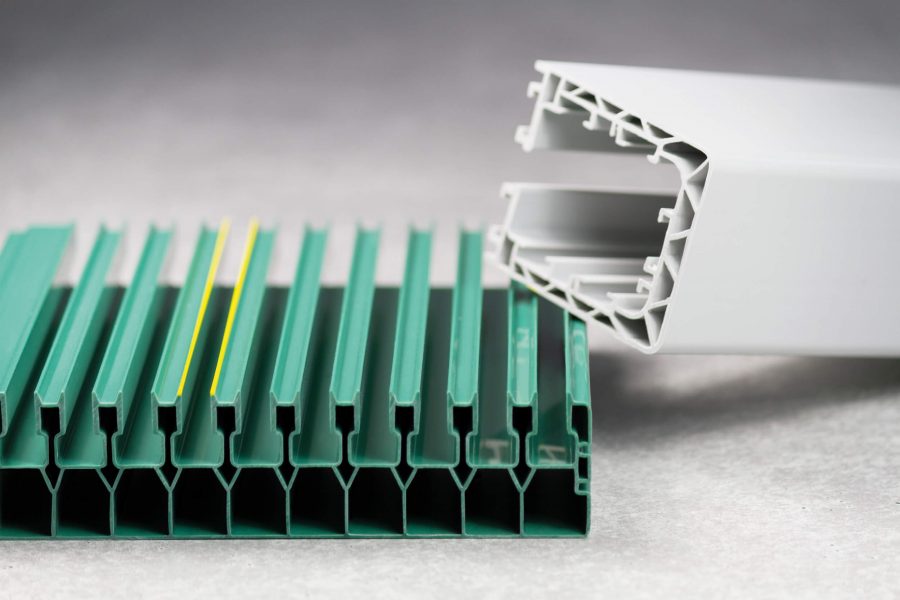 Extrusionsprofile aus Kunststoff für Möbel-, Bau- und Industrieanwendungen